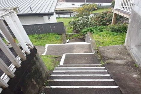 Photo of property in 16 Findlay Street, Moturoa, New Plymouth, 4310