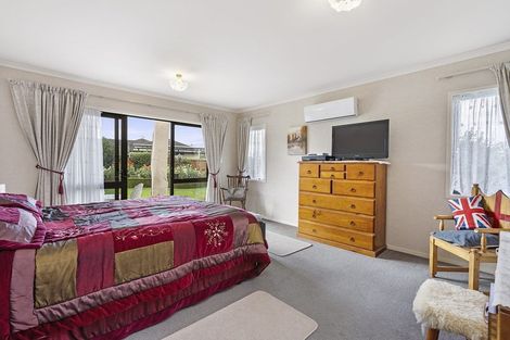 Photo of property in 36 Madison Street, Cambridge, 3434