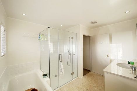 Photo of property in 78 Onewa Road, Northcote Point, Auckland, 0627