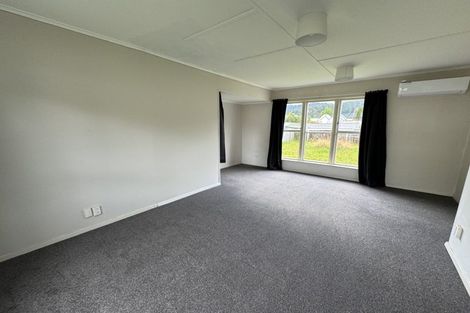 Photo of property in 7 Wainhouse Street, Stokes Valley, Lower Hutt, 5019