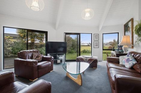 Photo of property in 52 Links View Drive, Omokoroa, 3114