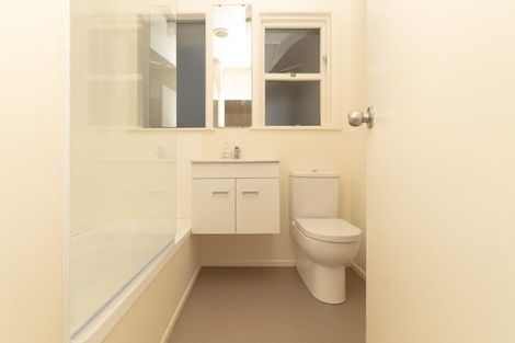 Photo of property in 2/164 Forrest Hill Road, Forrest Hill, Auckland, 0620