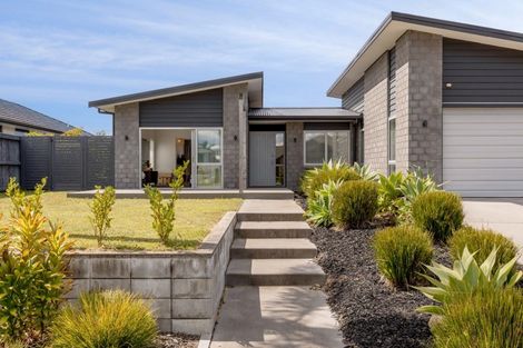 Photo of property in 79 The Boulevard, Papamoa Beach, Papamoa, 3118