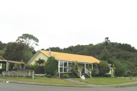 Photo of property in 106 Norana Road, Timberlea, Upper Hutt, 5018