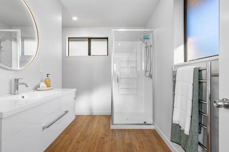 Photo of property in 2 De Courcy Place, Avondale, Christchurch, 8061