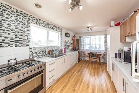 Photo of property in 17 Tainui Street, Castlecliff, Whanganui, 4501