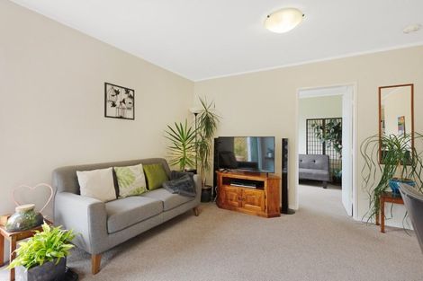 Photo of property in 3 Oldham Way, Crofton Downs, Wellington, 6035