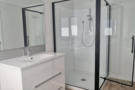 Photo of property in 124a Cambridge Terrace, Fairfield, Lower Hutt, 5011