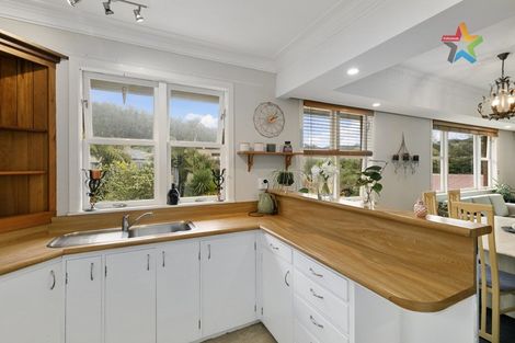Photo of property in 83 Kamahi Street, Stokes Valley, Lower Hutt, 5019