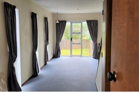 Photo of property in 1/31 Mana Avenue, Titahi Bay, Porirua, 5022