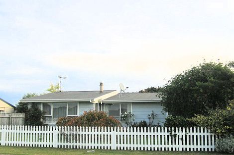 Photo of property in 5 Greenwood Place, Paraparaumu, 5032