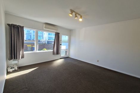 Photo of property in 7/27 Nikau Street, New Lynn, Auckland, 0600