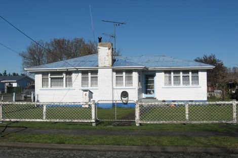 Photo of property in 6 Diamond Street, Carterton, 5713