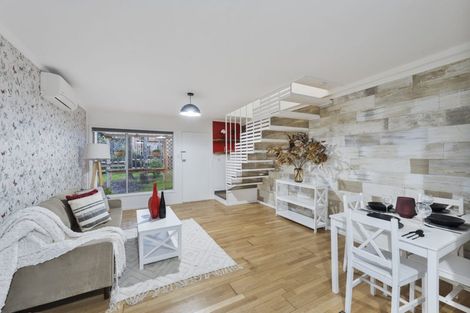 Photo of property in 7/108 West Coast Road, Glen Eden, Auckland, 0602