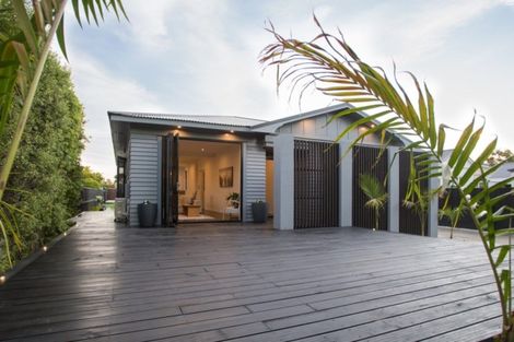 Photo of property in 16 Gillies Avenue, Claudelands, Hamilton, 3214