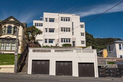 Photo of property in 2/2 Hawker Street, Mount Victoria, Wellington, 6011