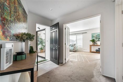 Photo of property in 2/114 Ocean View Road, Northcote, Auckland, 0627