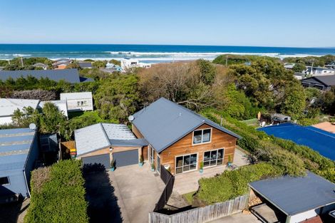 Photo of property in 8a Queen Street, Brighton, Dunedin, 9035