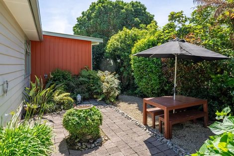 Photo of property in 2 Tui Crescent, Waikanae, 5036