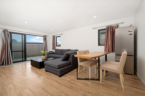 Photo of property in 32 Mcwhirters Farm Lane, Massey, Auckland, 0614