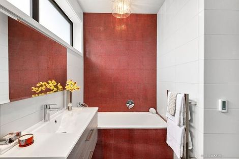 Photo of property in 31 Milne Terrace, Island Bay, Wellington, 6023