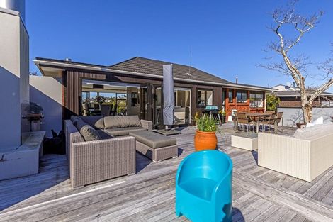 Photo of property in 137 Stapleford Crescent, Browns Bay, Auckland, 0630