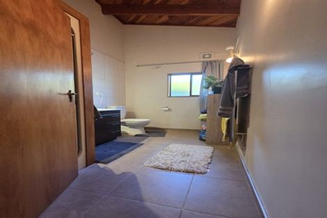 Photo of property in 8 Churchouse Road, Greenhithe, Auckland, 0632