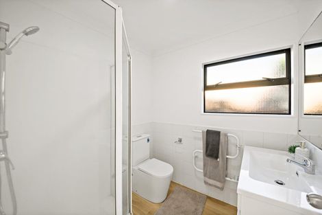 Photo of property in 70 Sturges Road, Henderson, Auckland, 0612