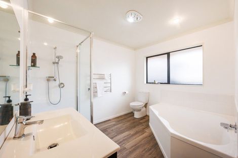 Photo of property in 17 Daniel Place, Kelvin Grove, Palmerston North, 4414