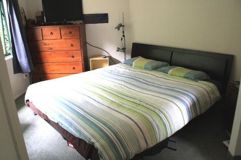 Photo of property in 1/5 Halberg Street, Glenfield, Auckland, 0629