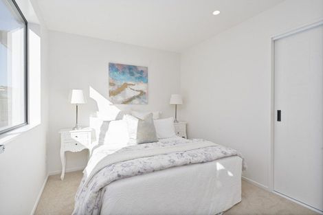Photo of property in 8b Hadfield Street, Beach Haven, Auckland, 0626