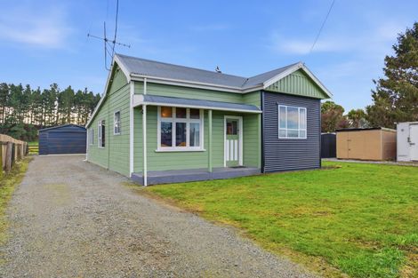 Photo of property in 24 Queen Street, Pareora, 7912