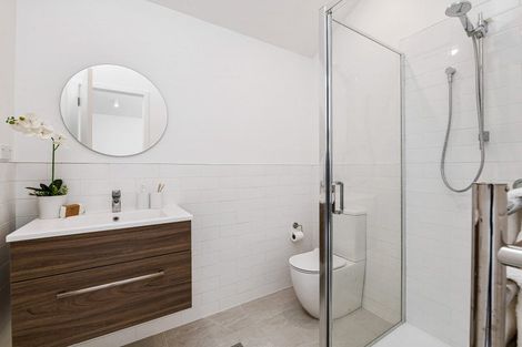 Photo of property in 12 Titoki Close, Matakana, 0985