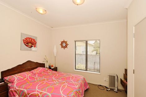 Photo of property in 11 Barnea Circle, Glen Eden, Auckland, 0602