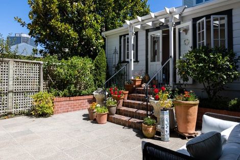 Photo of property in 17 Park Street, Thorndon, Wellington, 6011