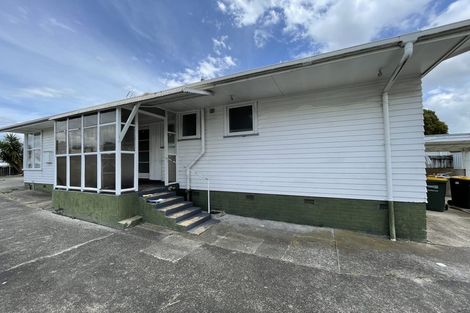 Photo of property in 489 Massey Road, Mangere, Auckland, 2022