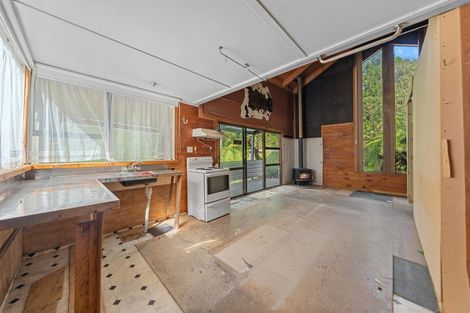 Photo of property in 14 Te Aute Ridge Road, Waitakere, Henderson, 0781