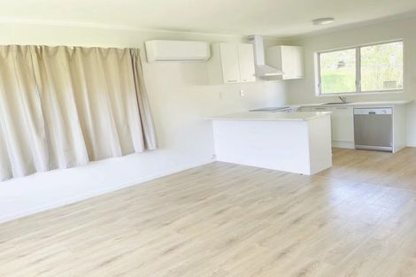 Photo of property in 2/80 Peach Road, Glenfield, Auckland, 0629