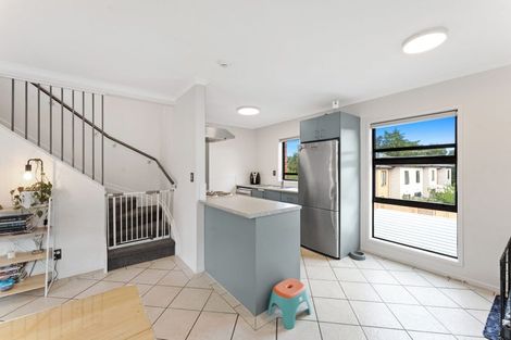 Photo of property in 7 Barnea Circle, Glen Eden, Auckland, 0602