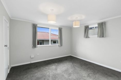 Photo of property in 35 Turville Crescent, Newlands, Wellington, 6037