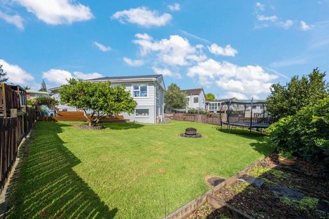 Photo of property in 7 Beechdale Crescent, Pakuranga Heights, Auckland, 2010