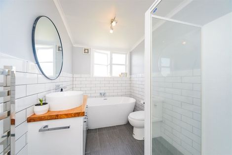 Photo of property in 90 College Street, Awapuni, Palmerston North, 4412