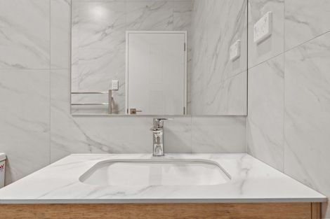 Photo of property in 16 Taukahiwi Road, Pukekohe, 2120