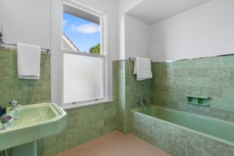 Photo of property in 82 Paritai Drive, Orakei, Auckland, 1071