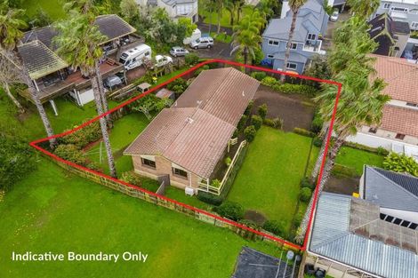 Photo of property in 22 Rogers Avenue, Eastern Beach, Auckland, 2012