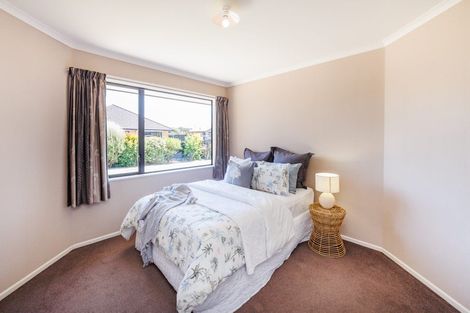 Photo of property in 4 Nevada Way, Kelvin Grove, Palmerston North, 4414