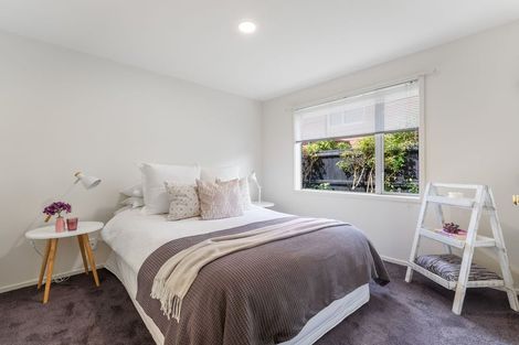 Photo of property in 43 Berkshire Drive, Avonhead, Christchurch, 8042