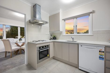 Photo of property in 2/306 Beach Road, Campbells Bay, Auckland, 0630