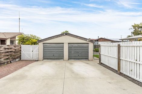 Photo of property in 220 Grimseys Road, Redwood, Christchurch, 8051