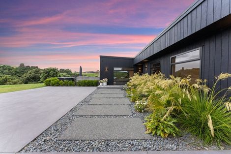 Photo of property in Tapuae, 26 Washer Road, Omata, New Plymouth, 4374